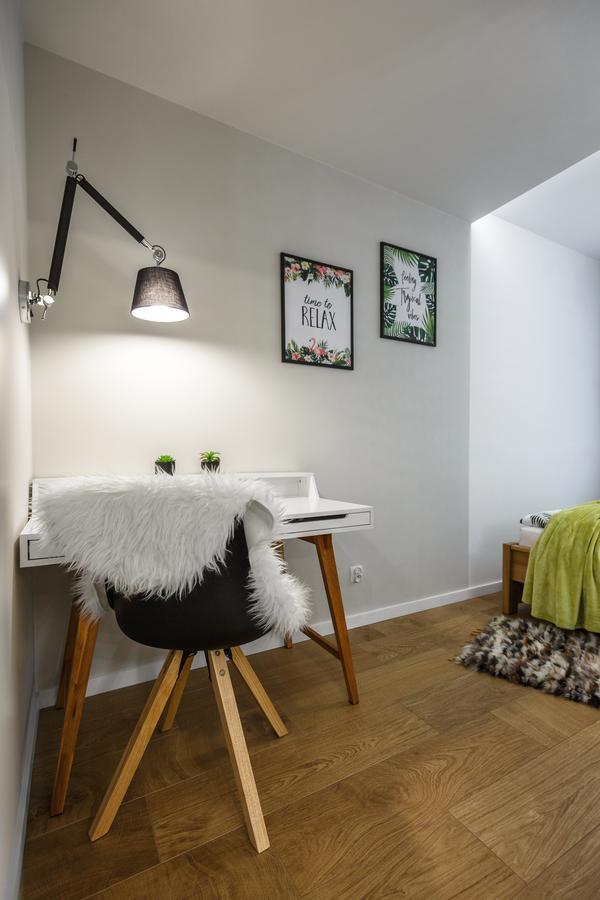 New Wave Apartment Tropical Ряшів Екстер'єр фото